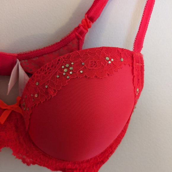 Victoria's Secret Rhinestone Red Bra 32D + 3 Panties Size Small - Picture 2 of 8